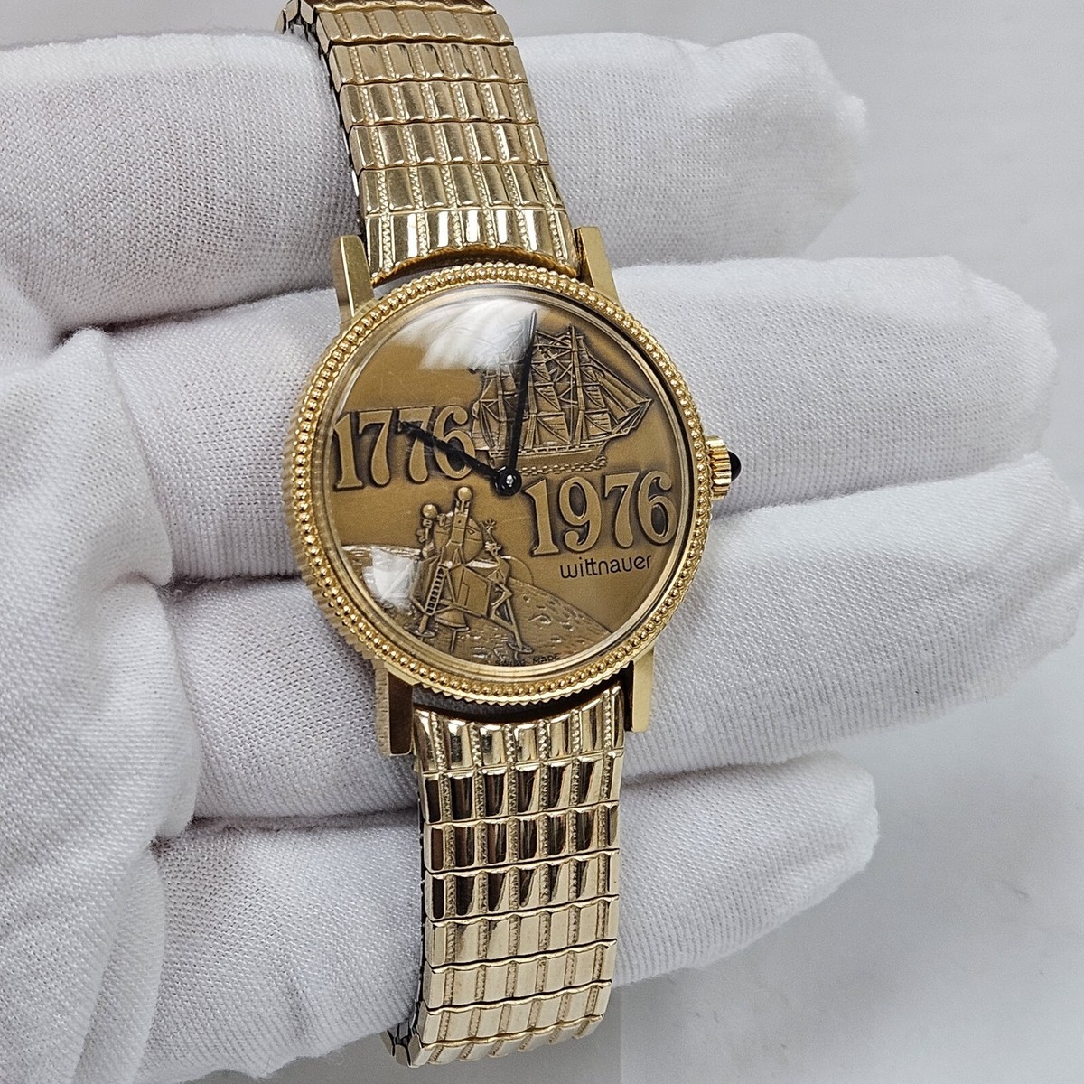Vintage Wittnauer Bicentennial Mechanical Wind Mens Wrist Watch