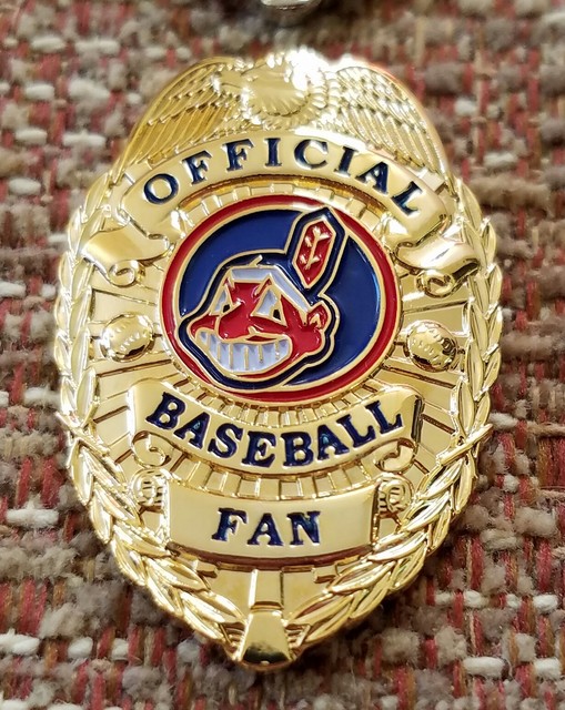CLEVELAND INDIANS OFFICIAL BASEBALL FAN BADGE PIN eBay