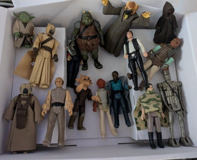 star wars figuren kenner 1977-1980. Gesamte Box mit Figuren , ins. 15Stück.