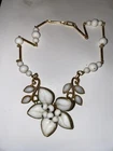 Vintage White Milk Glass Flower Leaf Gold Tone Necklace 16”