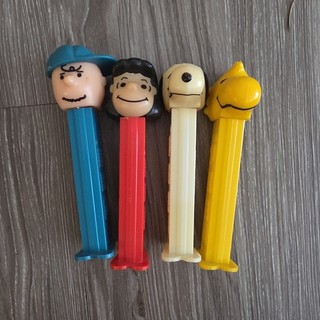 Vintage Lot of 4 Peanuts Pez Dispensers Snoopy Lucy Charlie Brown Woodstock
