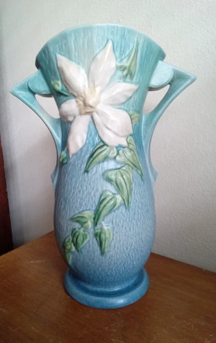 Vintage Roseville Blue Clematis Vase 114-15