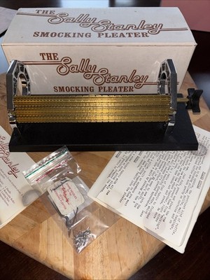 Sally Stanley Smocking Pleater & Needles Made in Republic of South Africa