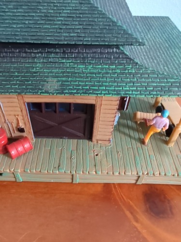 TYCO HO SCALE FREIGHT STATION MODEL TRAIN BUILDING - Picture 8 of 10