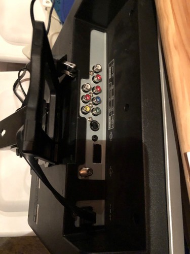 Trutech 15” thin TV LCD PLV1615T w/ Wall Bracket Tested Working no remote - Picture 4 of 9