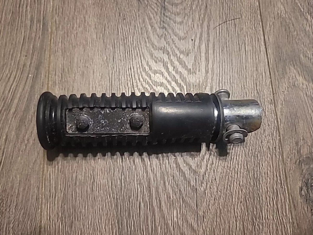 2001 Kawasaki Vulcan OEM 800 VN800A right rear passenger footrest