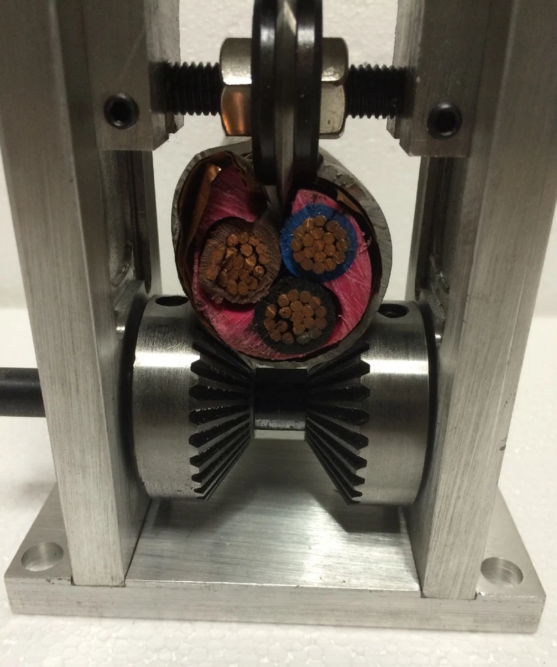 MACCHINA SPELAFILI SPELLACAVI SPELACAVI SGUAINACAVI RECUPERO RAME - Immagine 4 di 4