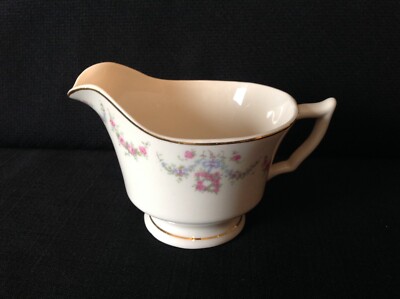 Syracuse Arcadia One (1) Creamer Pitcher Old Ivory OPCO Made in USA