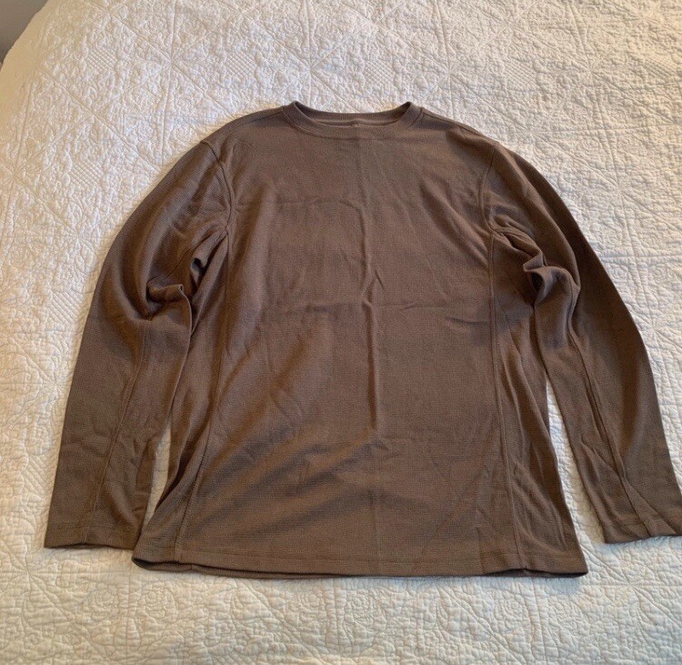 Magellan Outdoors Classic Fit Brown Waffle Knit Long Sleeve Shirt Size  Medium