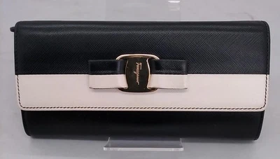 Portefeuille long Ferragamo ruban noir et blanc - Photo 1/4