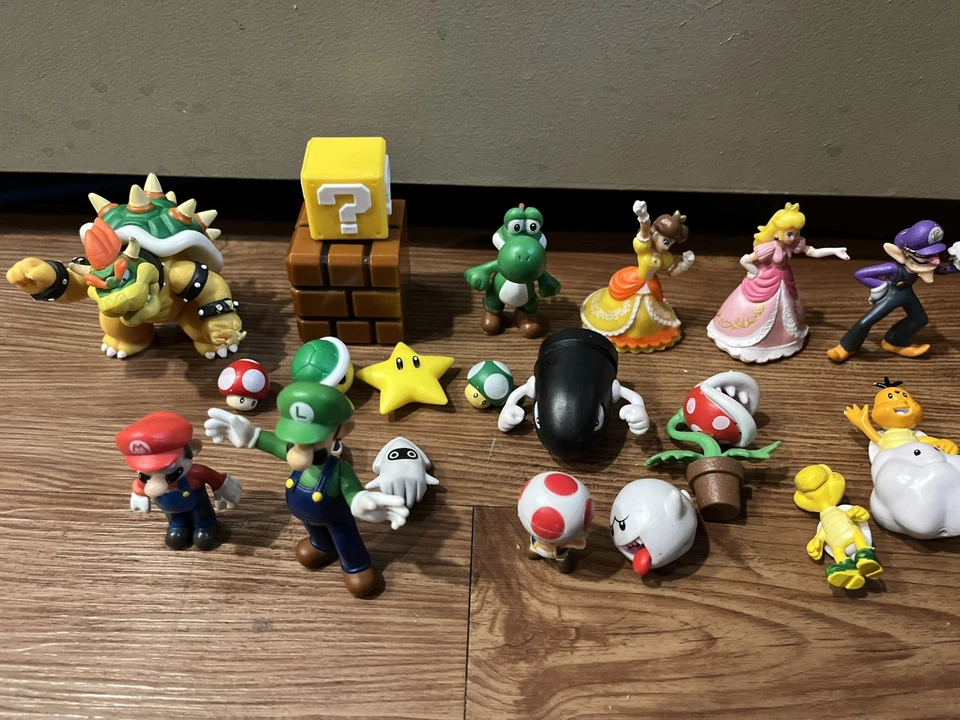 Nintendo Super Mario Bros Mixed Action Figures Large Lot of 24!! - Image 2 of 4