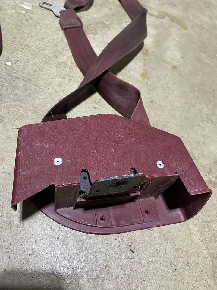 Cinturones de seguridad rojos 88-94 Chevy Silverado GMC OBS cabina regular  Foto 3 de 4