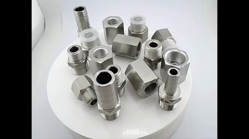 Stainless Steel Sensor Adaptor M18 x1.5 Female to M18 x1.5 Male Fittings HEX 22 - Video 1 di 1