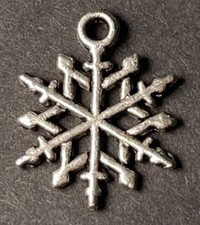 CHRISTMAS SNOWFLAKE CHARMS LOT OF 20 Silver Tone Winter Jewelry Making Craft