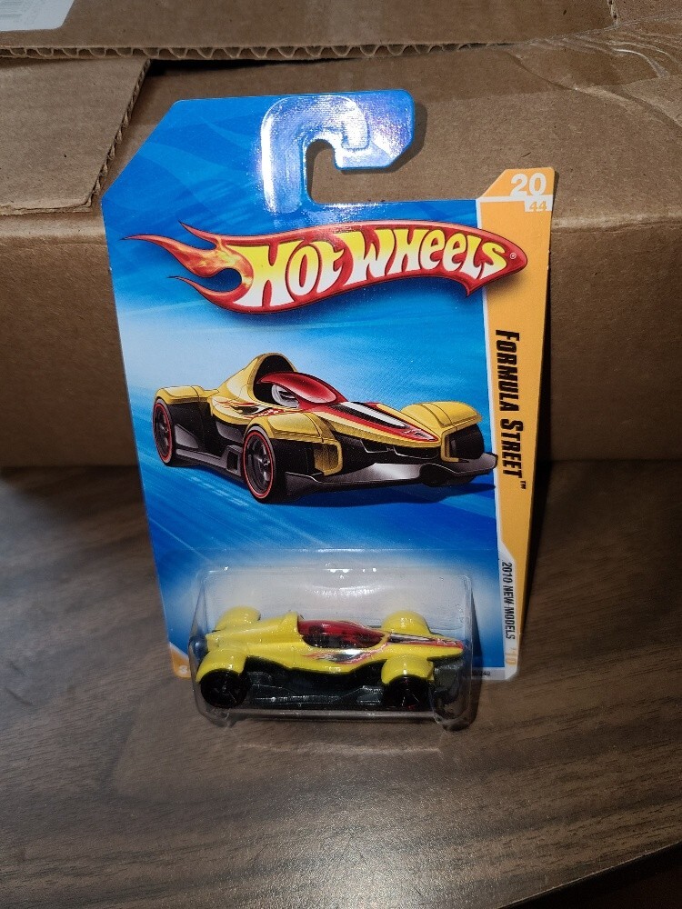 Hot Wheels 1:64 2010 New Models Formula Street NIP