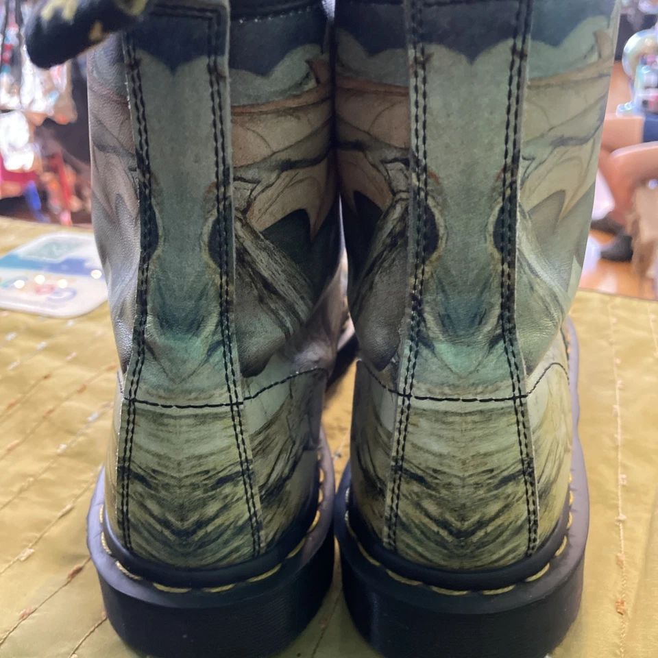 💫DOC Dr. Martens Tate Museum William Blake 1460 Botas UNISEX UK10, US 11, EU 45 Foto 3 de 4