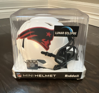 Riddell New England Patriots Lunar Eclipse NFL Mini Helmet White Black Red
