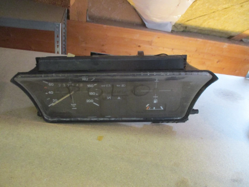 VW Polo 2 Kombiinstrument Tacho Tachometer 200kmh Tank VDO Temp original VAG - Bild 2 von 4