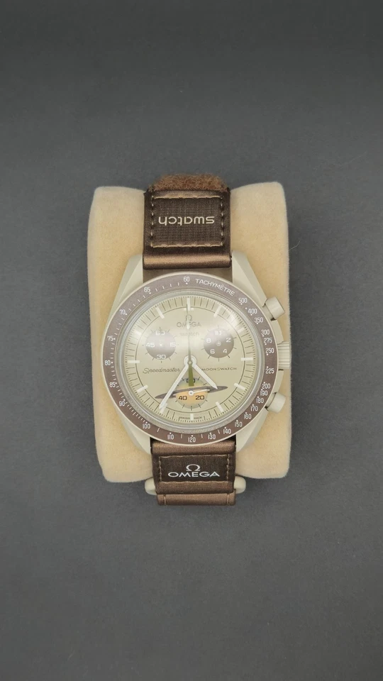 Mission to Saturn  MoonSwatch OMEGA x Swatch with receipt, photo 3 of 5