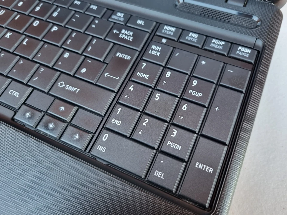 Fast Toshiba 15.6” inch 6 GB RAM 500 GB HDD Win10Pro Wi-Fi Intel Widescreen Full - Image 3 of 4