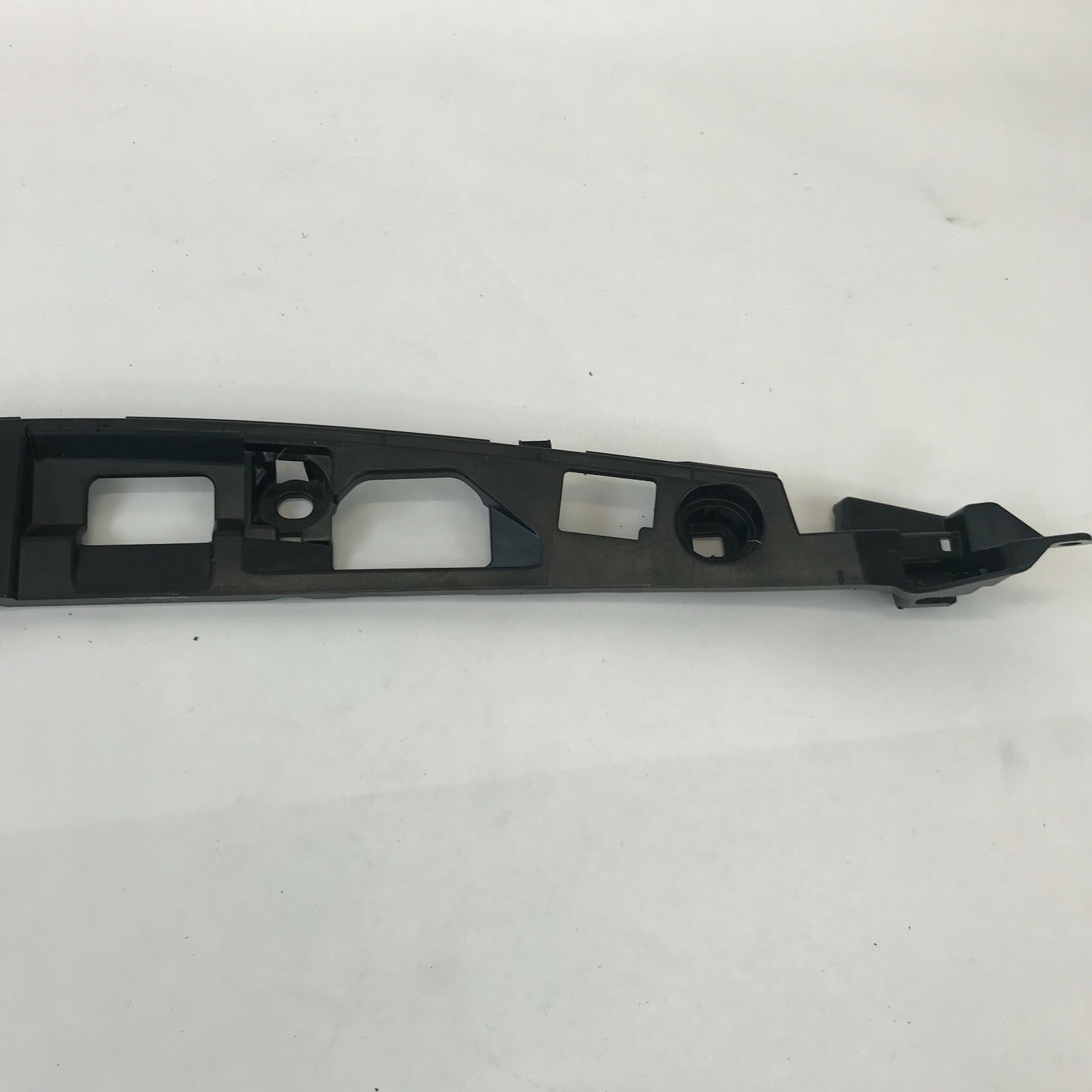 2014 2015 2016 2017 Mazda 3 Trunk Lid Molding Panel OEM Bhn950813 for