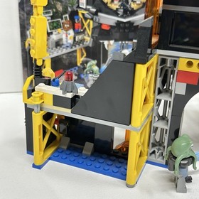 LEGO The LEGO Ninjago Movie: Garmadon's Volcano Lair (70631) Complete