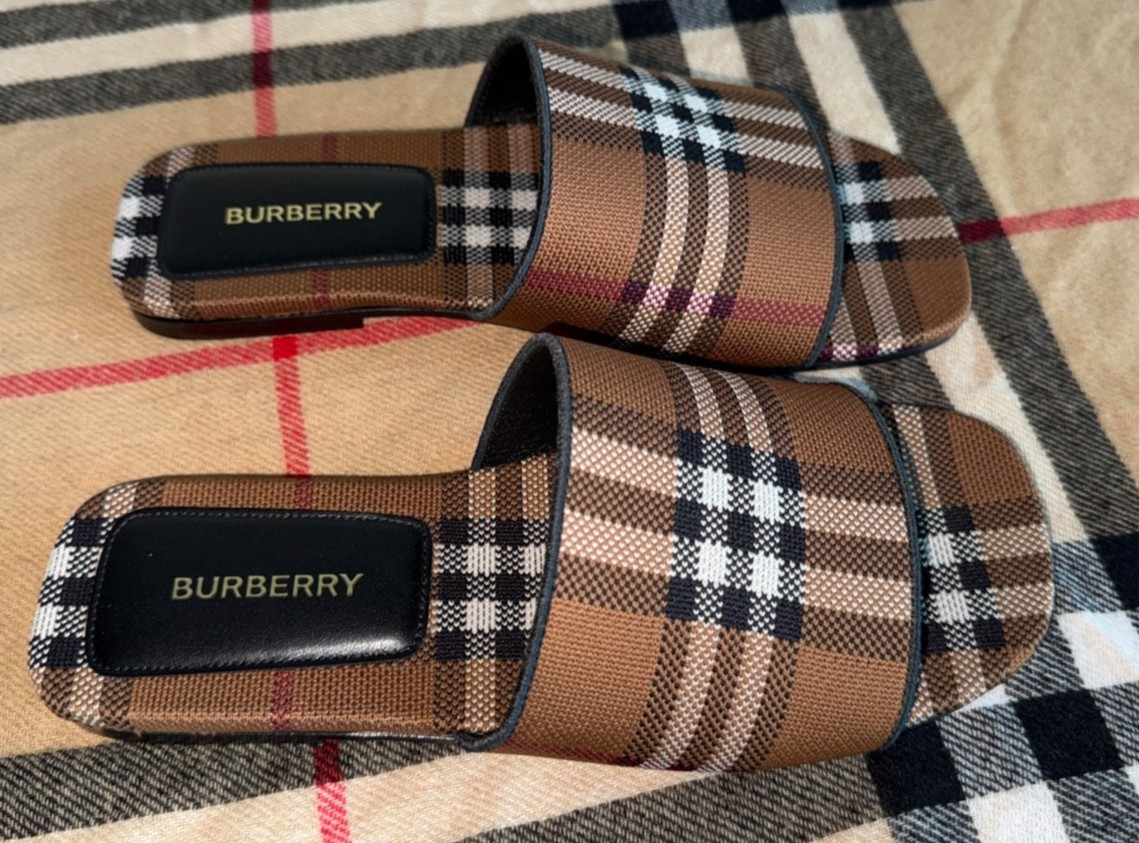 BNIB Burberry Wilma slide sandal leather sole * Brand New - Never Worn image 9