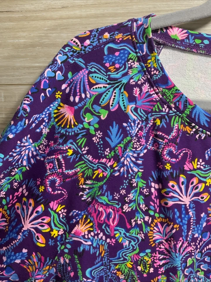 Top Pullover Lilly Pulitzer UPF50+ Luxletic Blythe Púrpura Colonia Conga XL Berry Foto 3 de 4