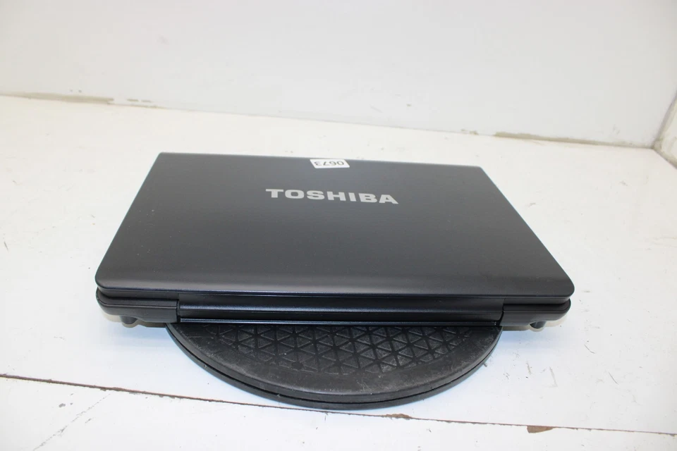 Portátil Toshiba Satellite A205-S5804 Intel Pentium T2330 1 GB Ram sin disco duro batería incorrecta Foto 4 de 4