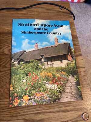 1983 Stratford- Upon- Avon and the Shakespeare Country Pictorial booklet