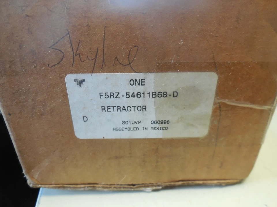 NOS 1995-1997 Mercury Mystique Rear Seat Belt Retractor RH F5RZ-54611B68-D - Image 2 of 2