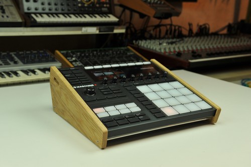 Native Instruments Maschine + Echtholz Ständer Seitenteile Stand Rack Oak LO - Bild 3 von 12