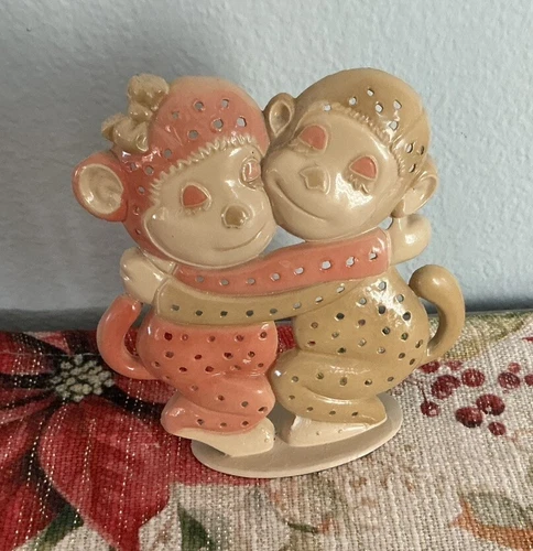 Vtg REVERE MFG Metal Monkey Earring Holder Apes Hugging Love Jewelry Organizer
