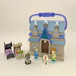 arendelle castle surprise