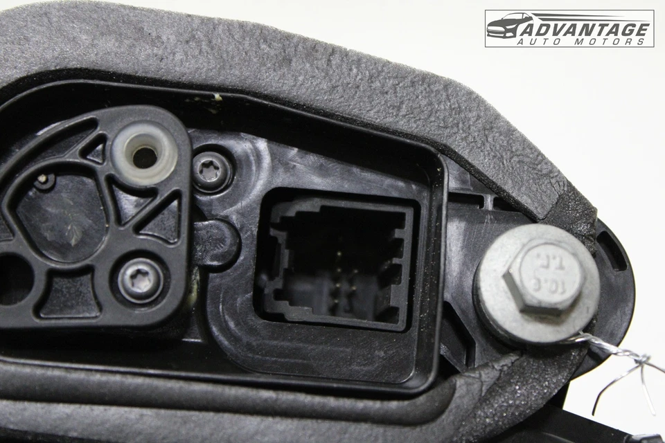 2018-2023 CHEVROLET TRAVERSE FRONT LEFT DRIVER SIDE LATCH LOCK ACTUATOR OEM - Image 4 of 4