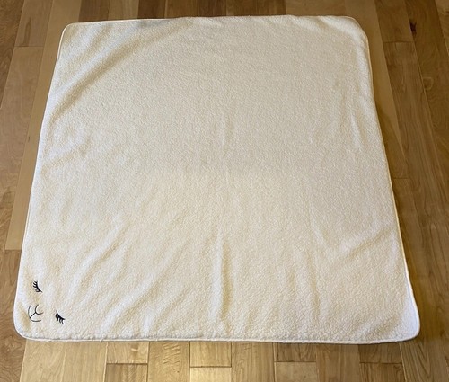 Bath and Body Works Lambie Schlafdecke Überwurf 52”x52” weiß EUC
