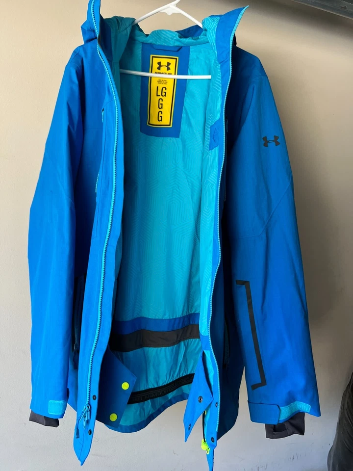 Under Armour 大号连帽耐候外套男式 — 第 4/4 张图片