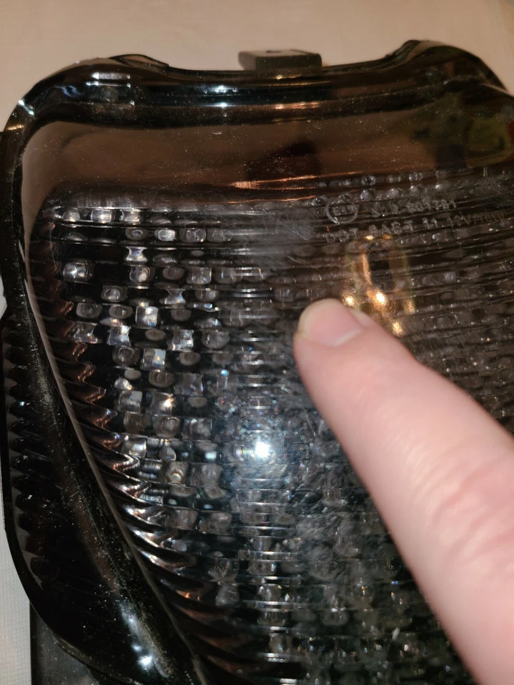 Conjunto de luz trasera integrada para Suzuki Boulevard 2006-2014 BikeMaster 261787 Foto 2 de 4