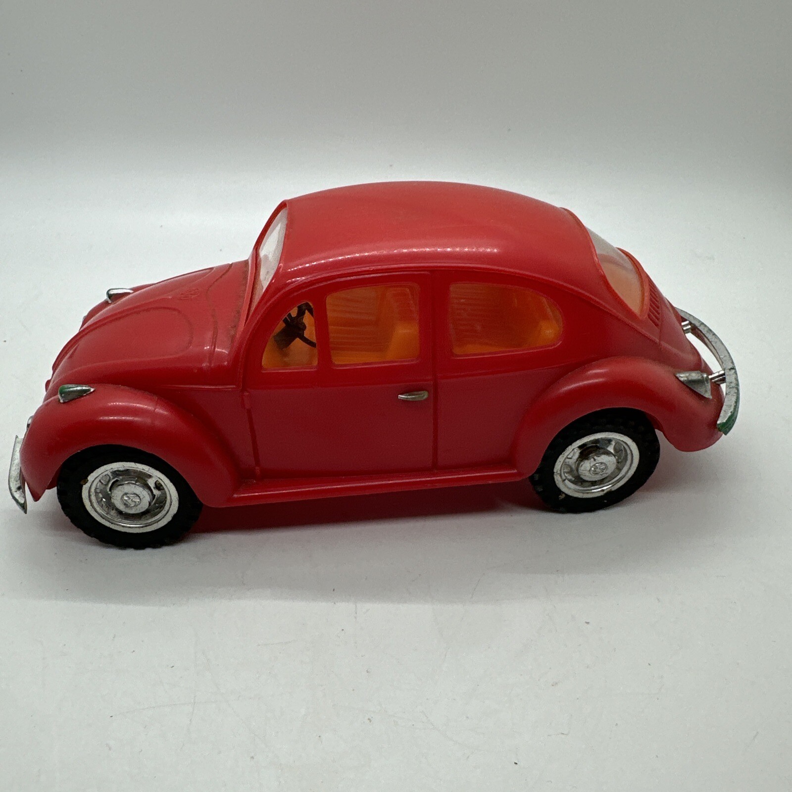Vintage PLAYART 3127 VW VOLKSWAGEN BEETLE BATTERY OPERATED Red Hong