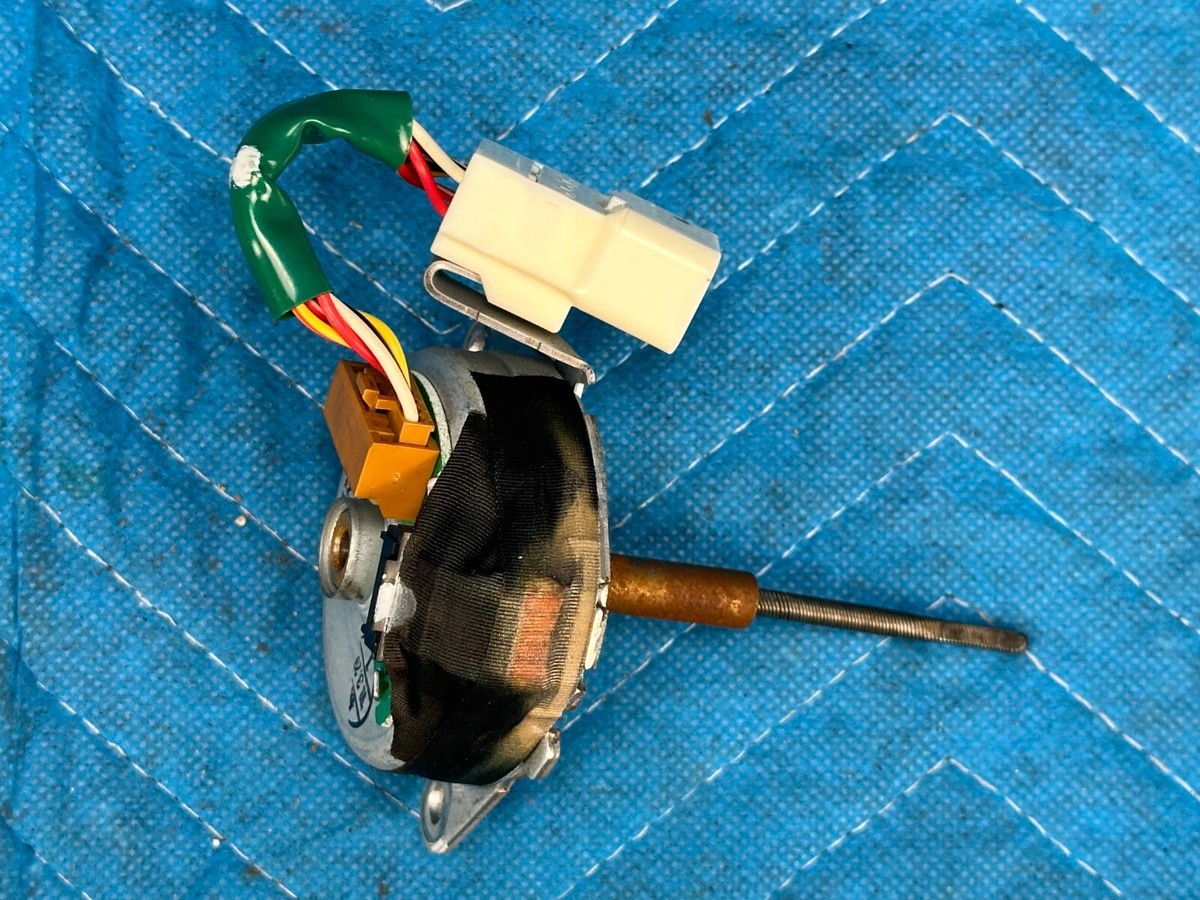 Toyota Land Cruiser LX470 Power Telescopic Motor 89232-60012 1998