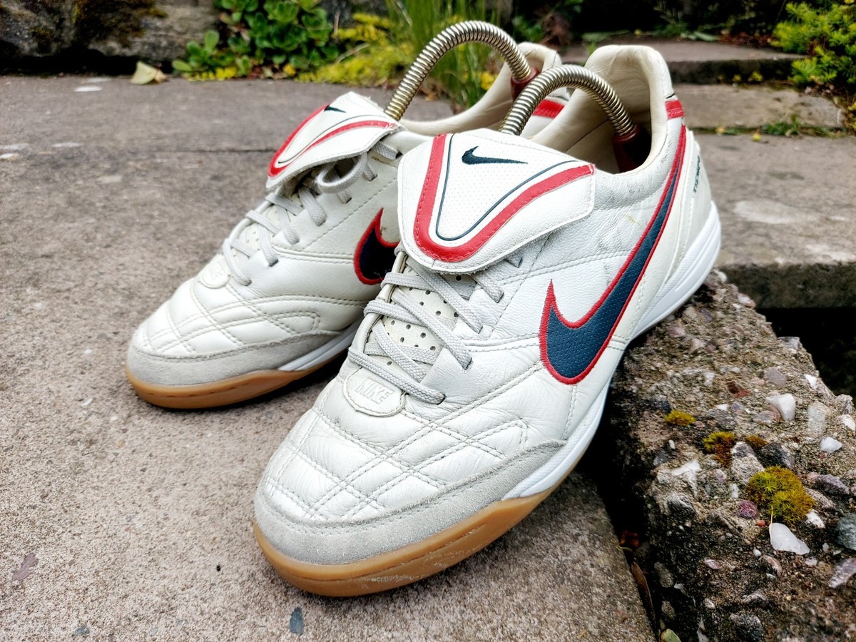 Nike Tiempo Mystic Indoor Football Boots Full Grain Leather 2010