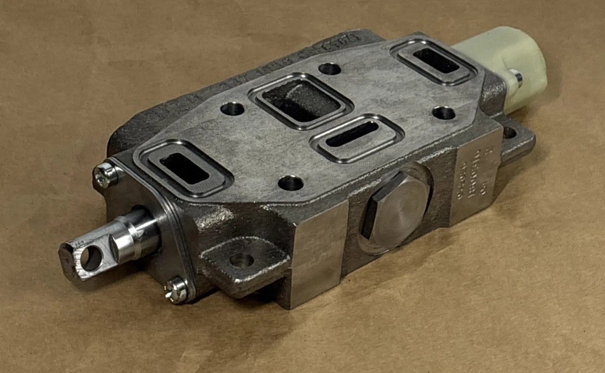 Parker HYZ 347-1800 Hydraulic Sectional Control Valve photo 8