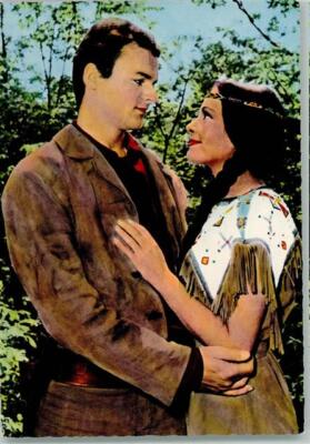 12059306 - R 16 - Karin Dor und Mario Girotti in Winnetou II. Teil Karl May