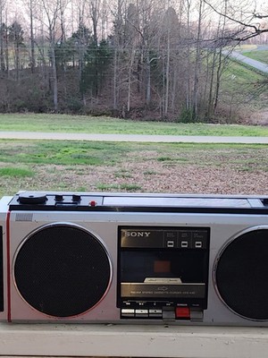 Sony CFS-450 Cassette Recorders With AM/FM Radio Read Description