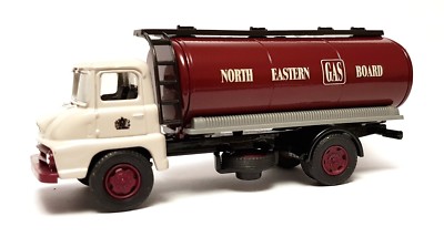 Camion-Citerne FORD THAMES TRADER CASTROL 1/64 VANGUARDS VA9001 - Occasion Très Bon état