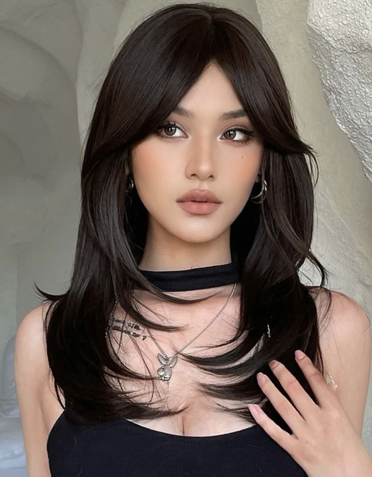 Perruque synthétique longue lisse brune pour femme avec frange droite naturelle