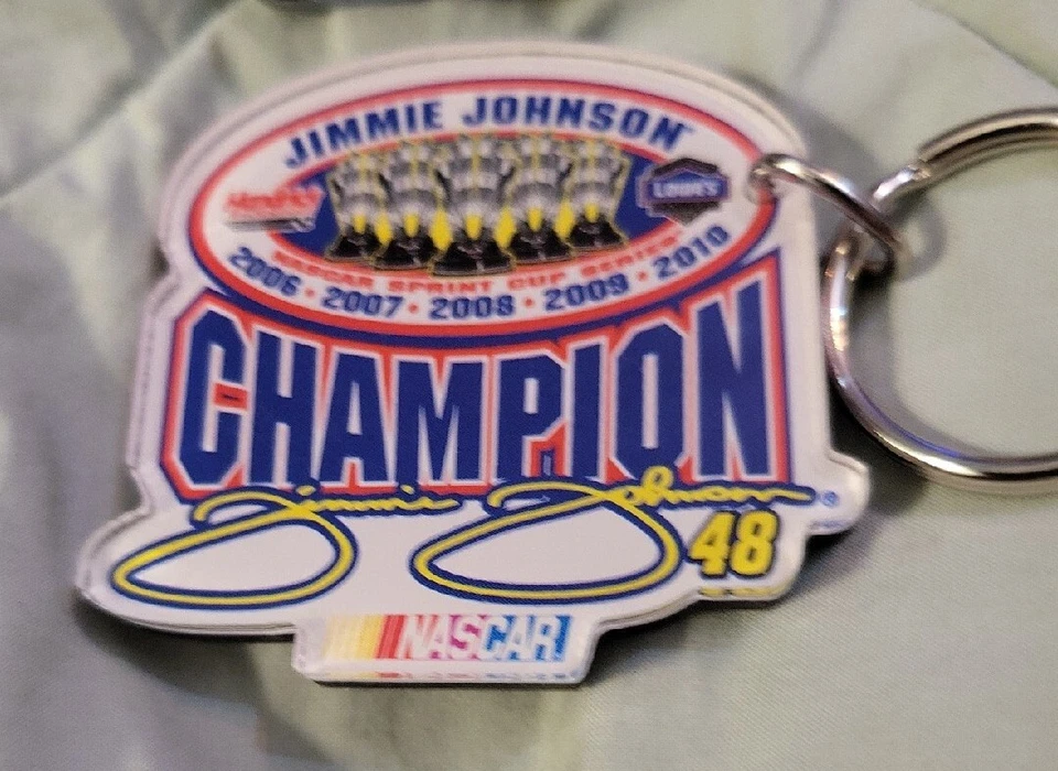 JIMMIE JOHNSON 4 & 5 championships in a row commerative keychains. L 145 - Image 2 of 4