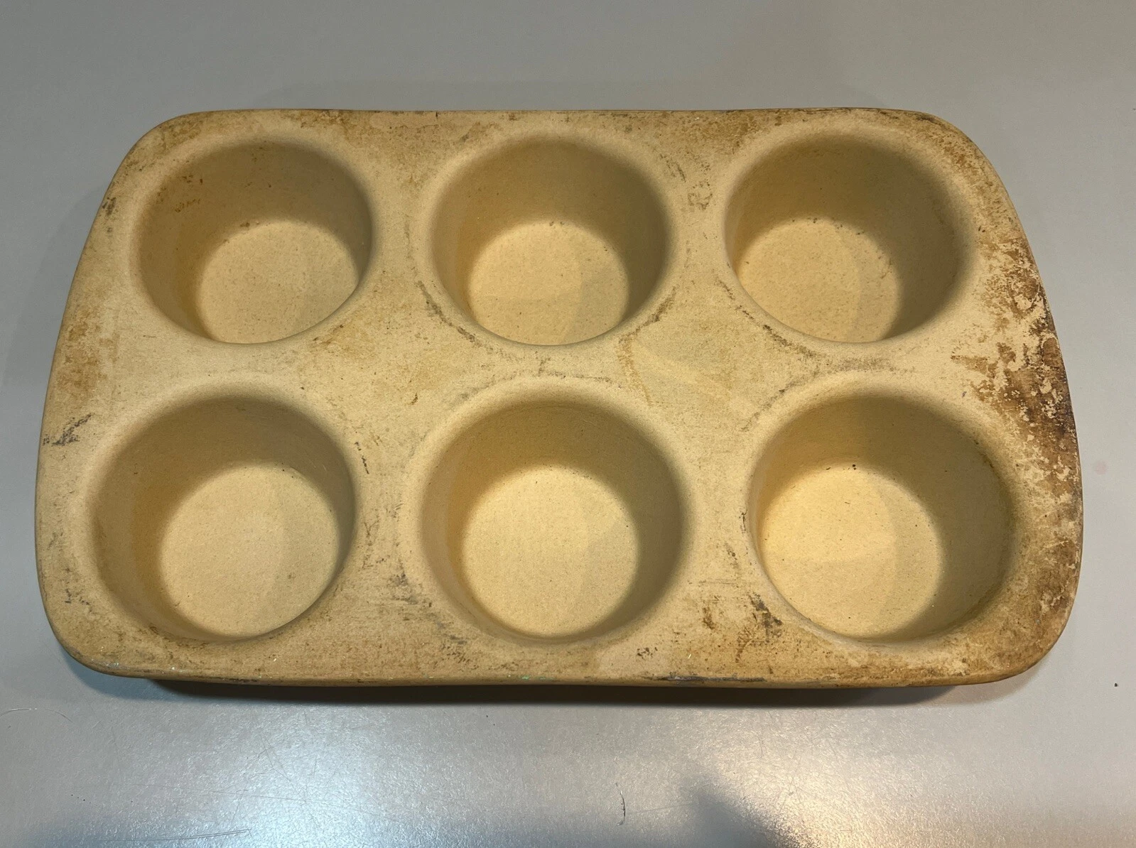 The Pampered Chef Stoneware 6 Cup Muffin Pan Family Heritage Baking Stone USA