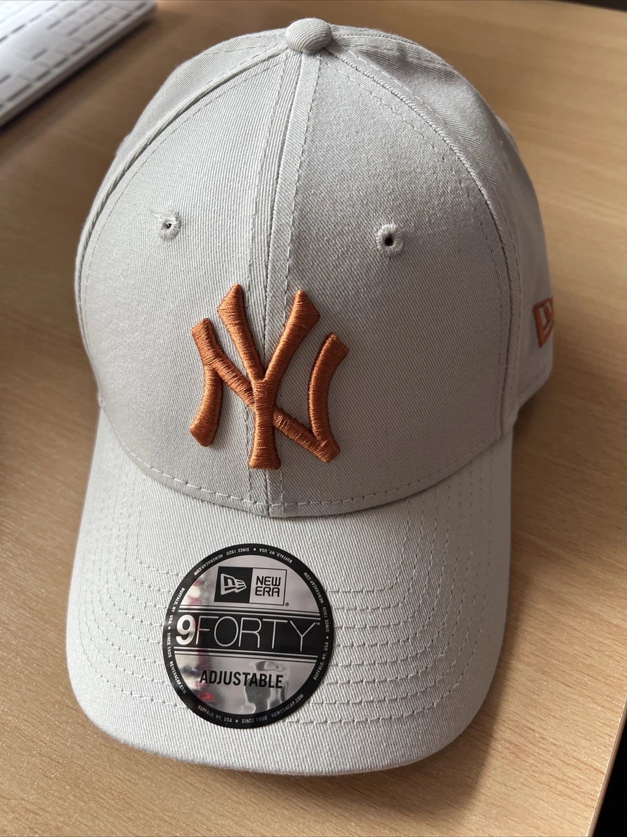 New Era Men s MLB Basic NY Yankees 9Forty Adjustable Baseball Cap