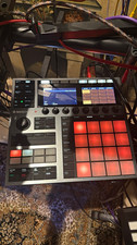 Native Instruments MASCHINE+ NATIVE INSTRUMEN...